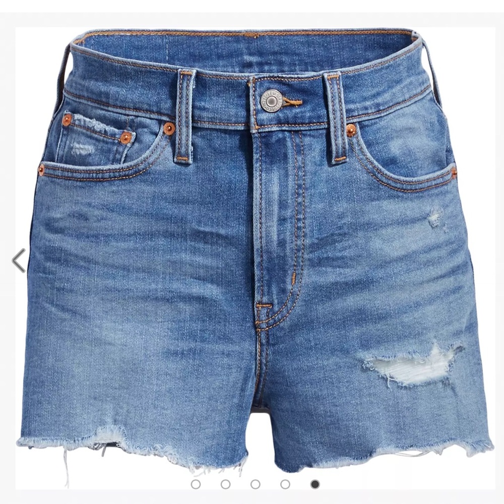 Levi’s high waist shorts! Size 27